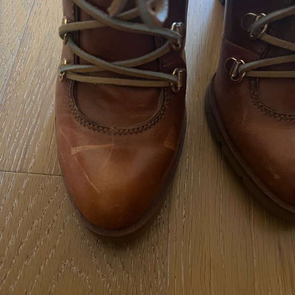 Gently worn Michael Kors lace up heeled boots size 9M upper leather - Picture 12 of 16